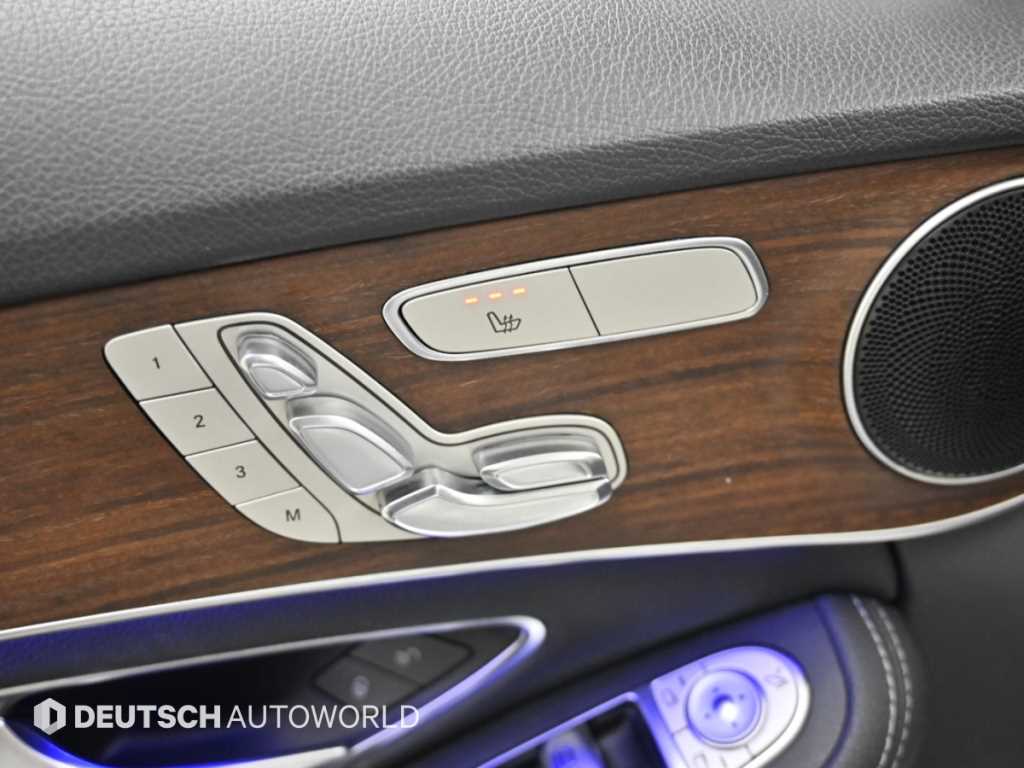 Mercedes-Benz C-Class — photo 17