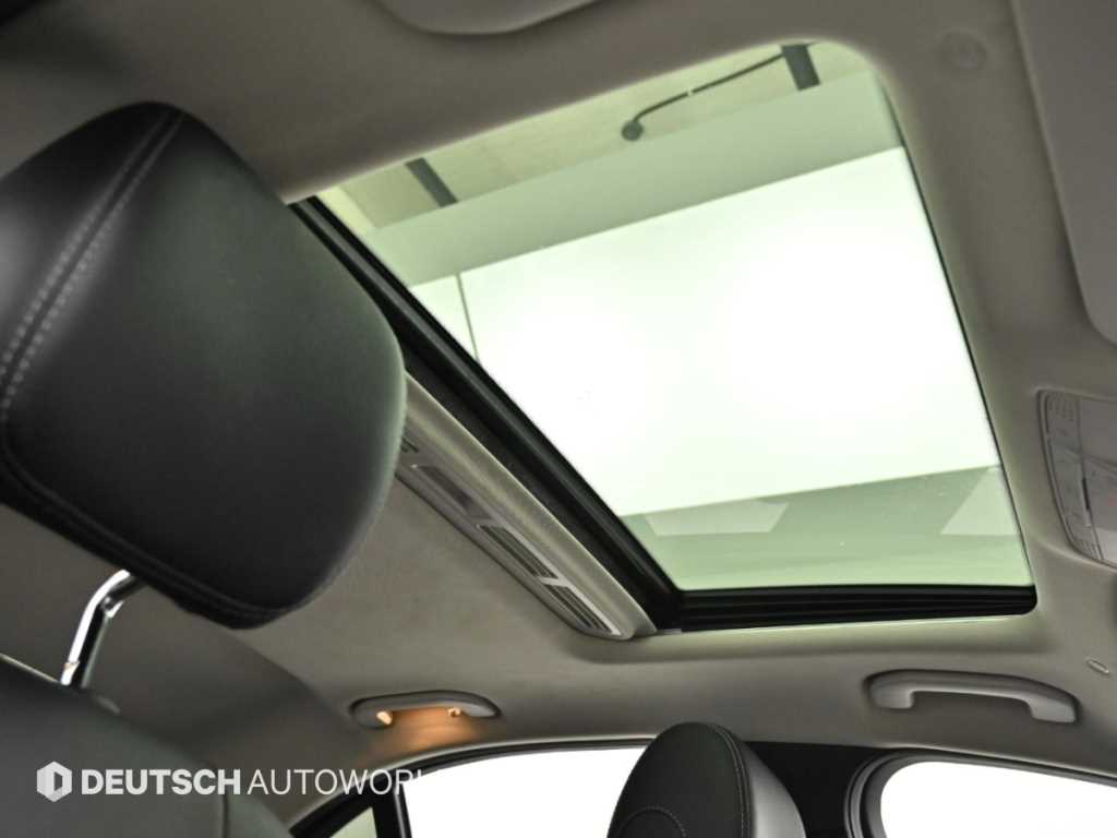 Mercedes-Benz C-Class — photo 18