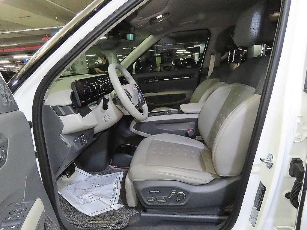 Kia EV9 — photo 06