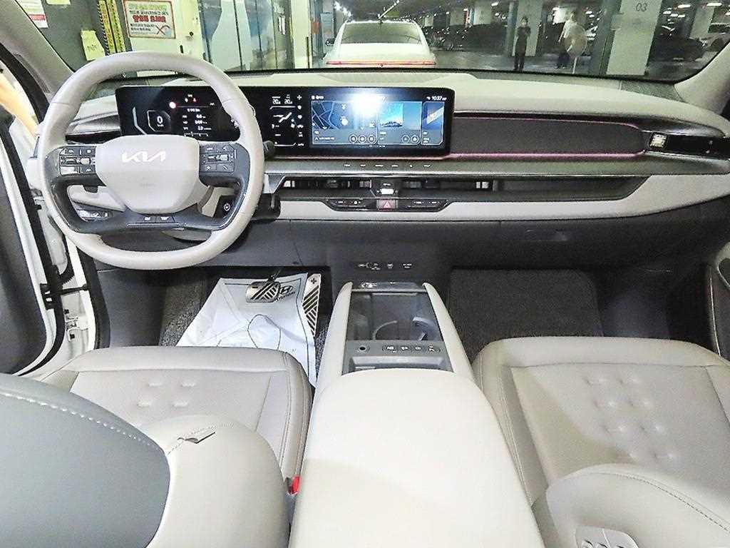 Kia EV9 — photo 10