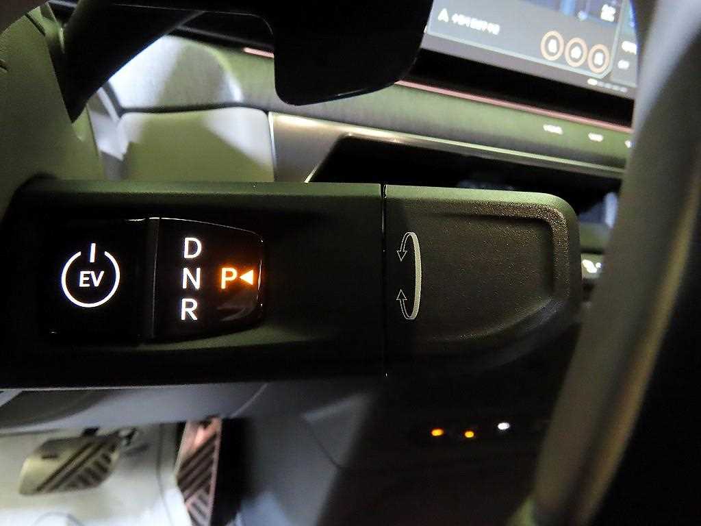 Kia EV9 — photo 12