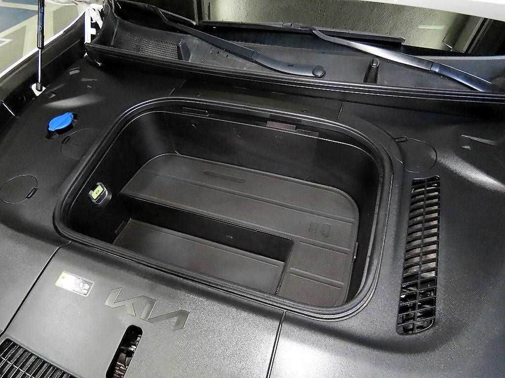 Kia EV9 — photo 19