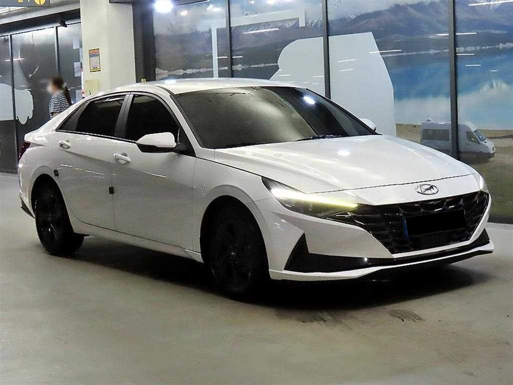 Hyundai Avante — photo 01