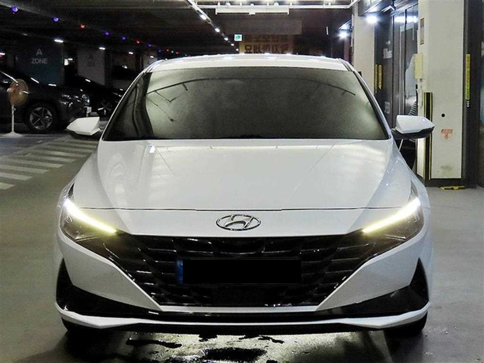 Hyundai Avante — photo 02