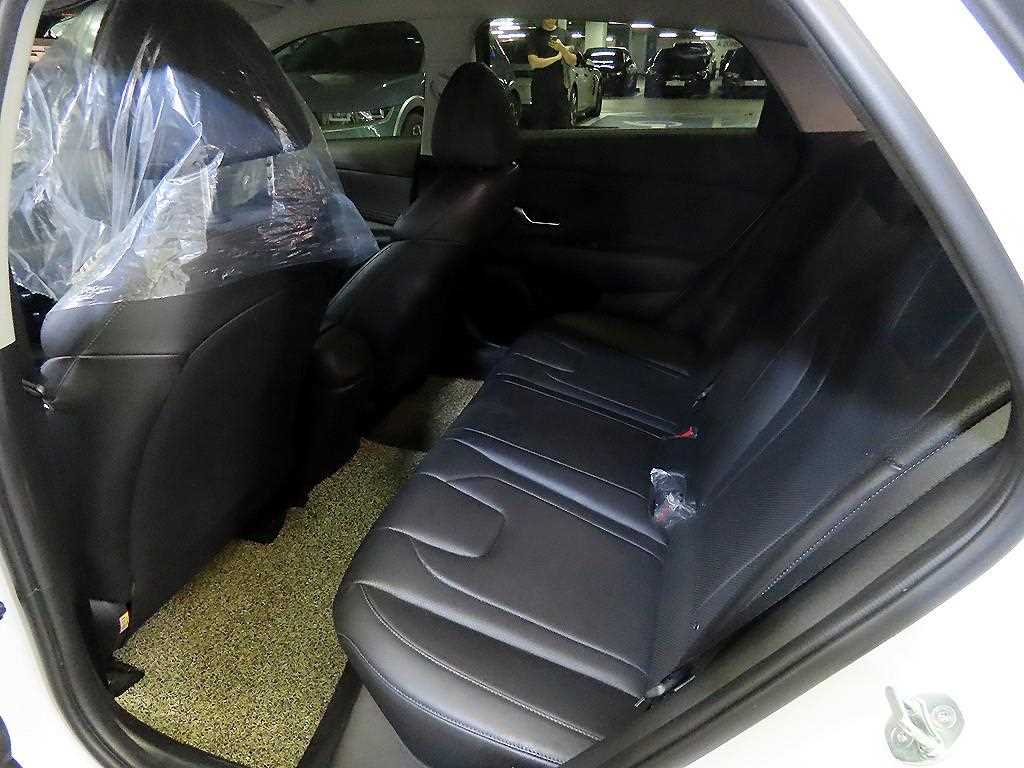 Hyundai Avante — photo 07