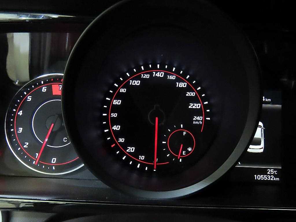 Hyundai Avante — photo 09