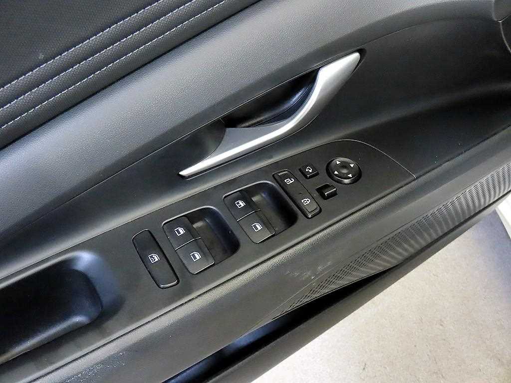 Hyundai Avante — photo 13