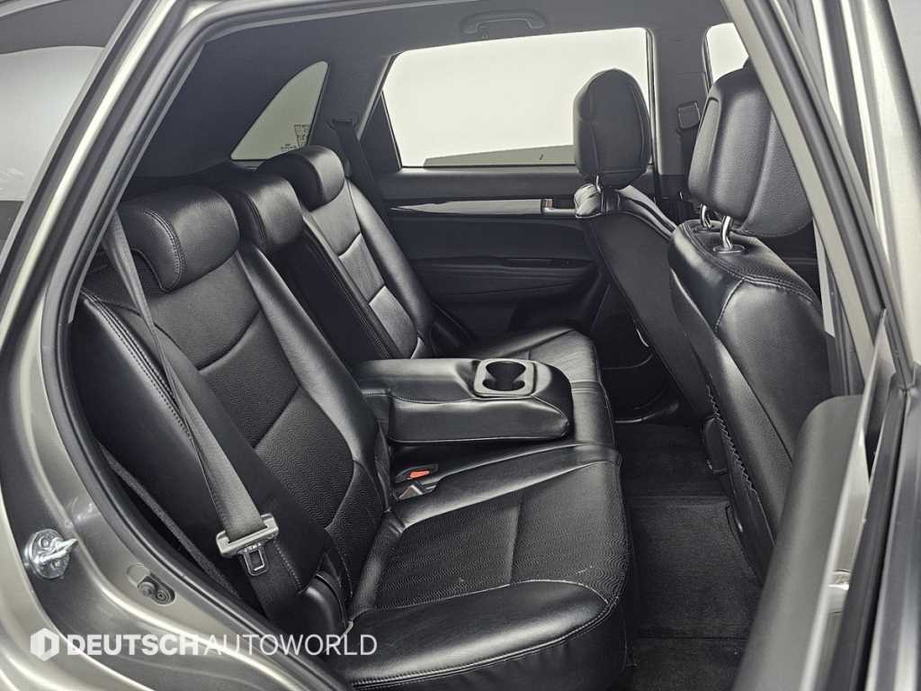 Kia Sorento — photo 12