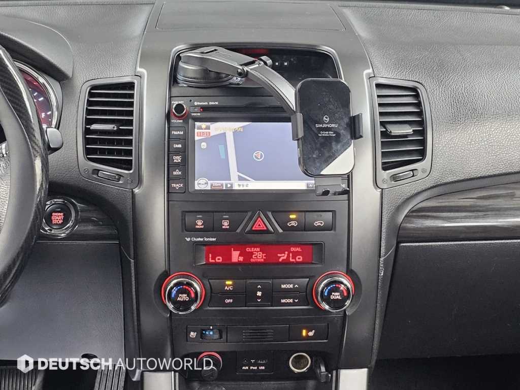 Kia Sorento — photo 14