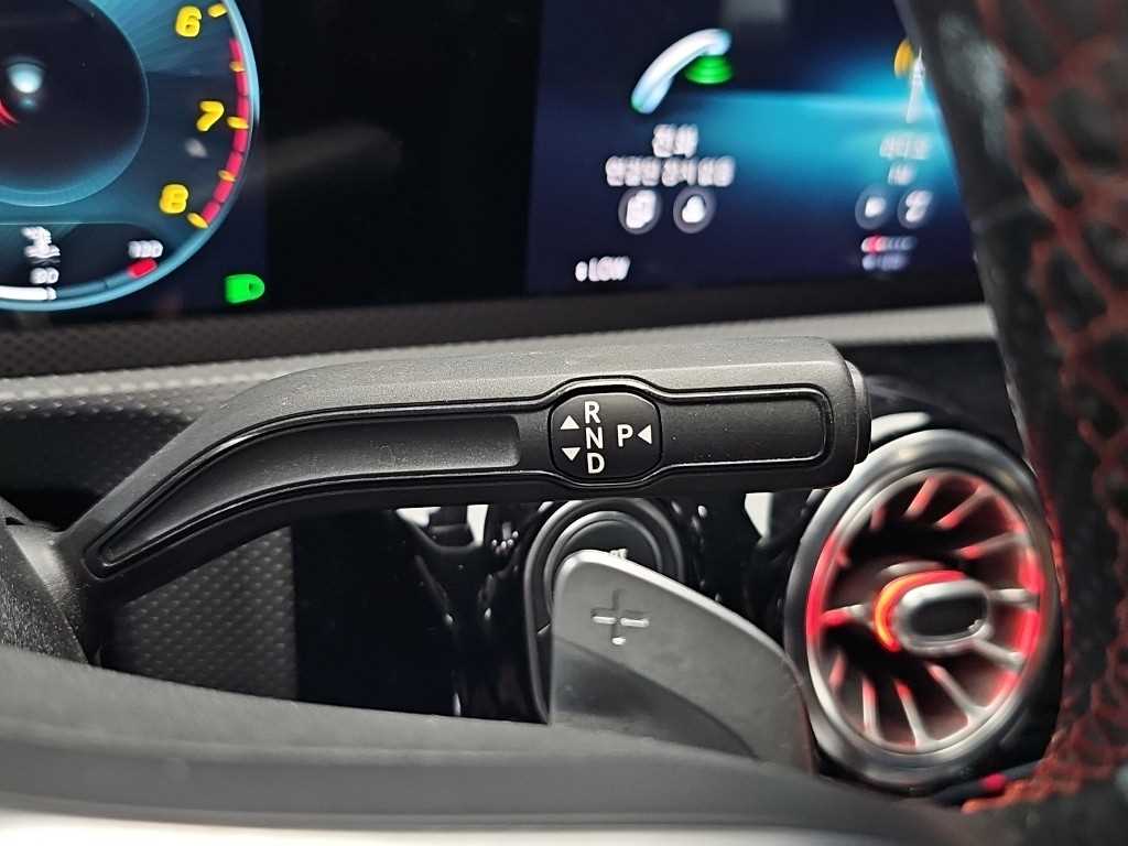 Mercedes-Benz CLA-Class — photo 08