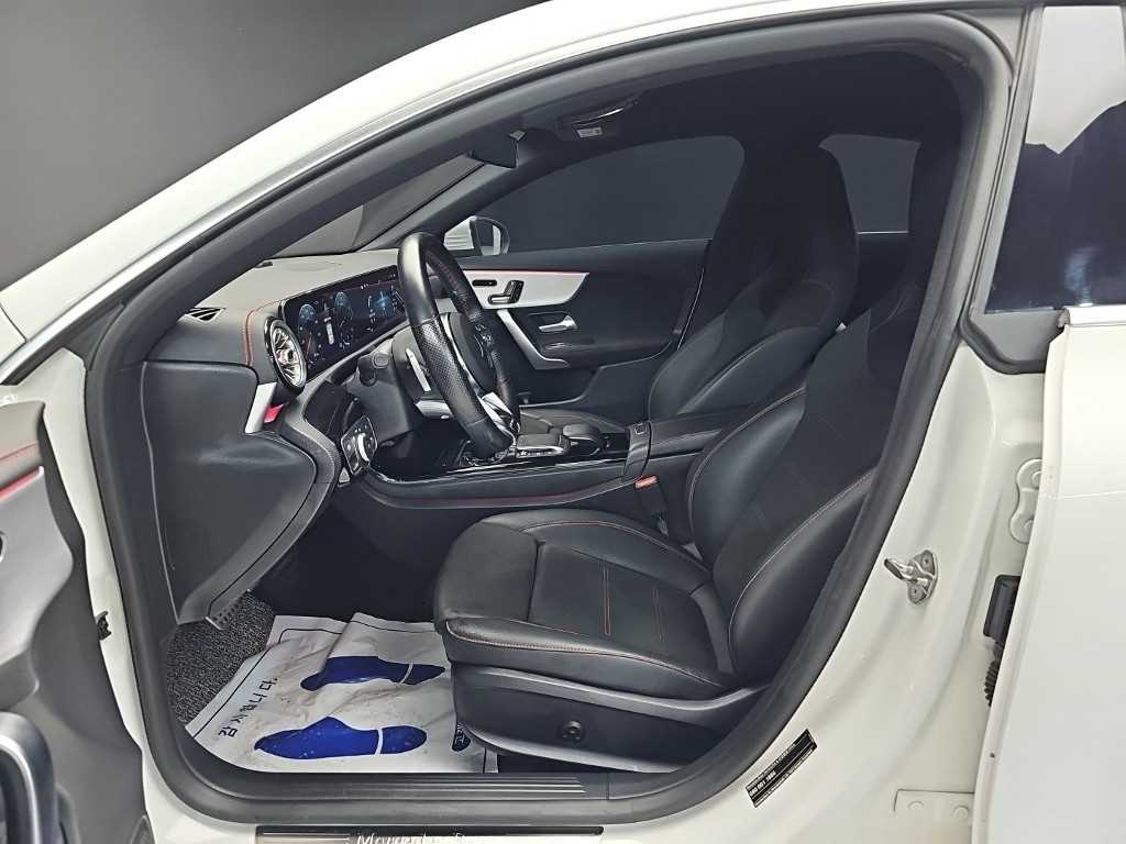 Mercedes-Benz CLA-Class — photo 11