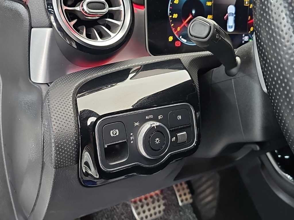 Mercedes-Benz CLA-Class — photo 16