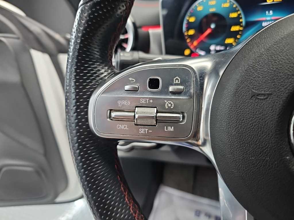 Mercedes-Benz CLA-Class — photo 17
