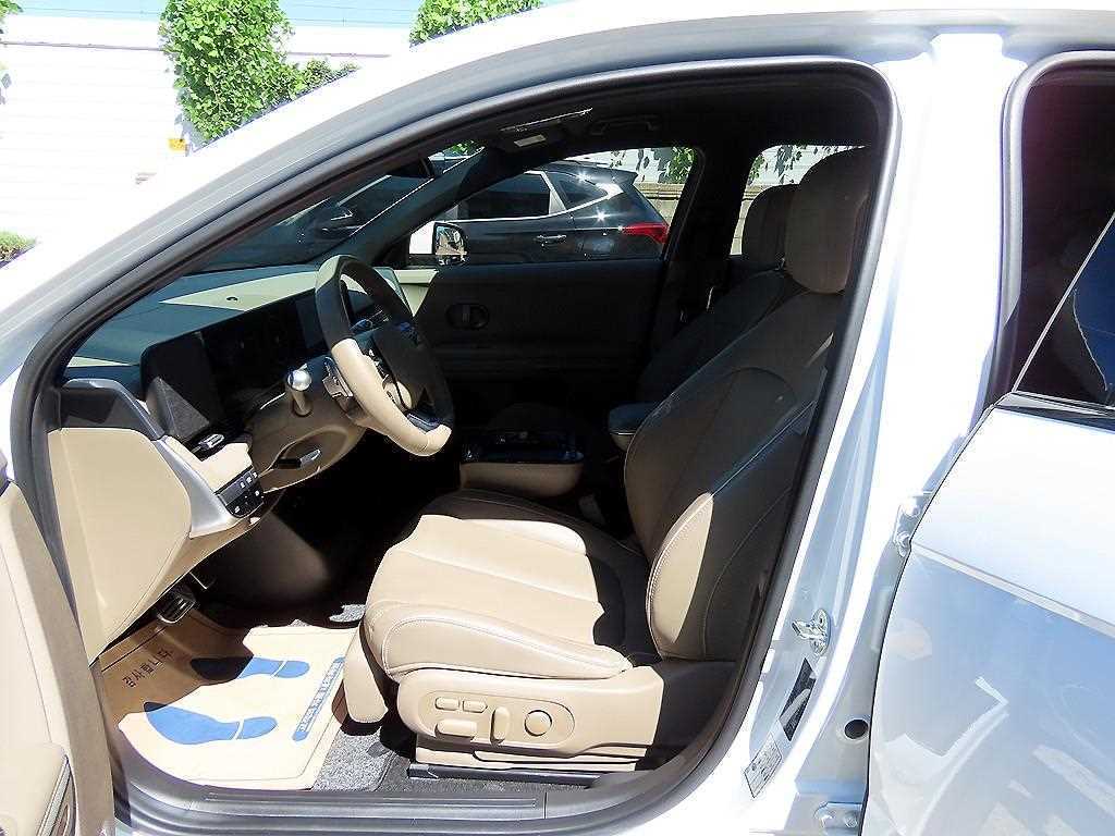 Hyundai Ioniq5 — photo 05