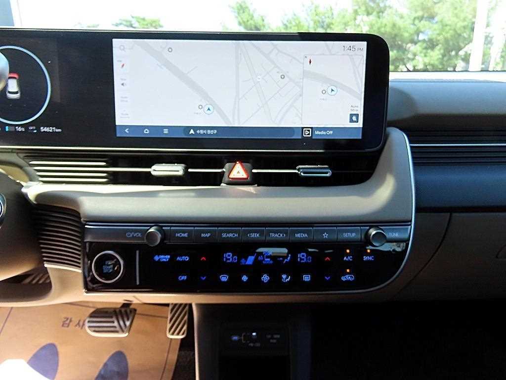 Hyundai Ioniq5 — photo 13