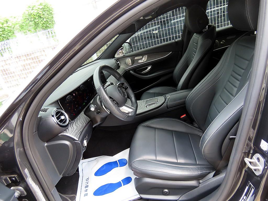 Mercedes-Benz E-Class — photo 05