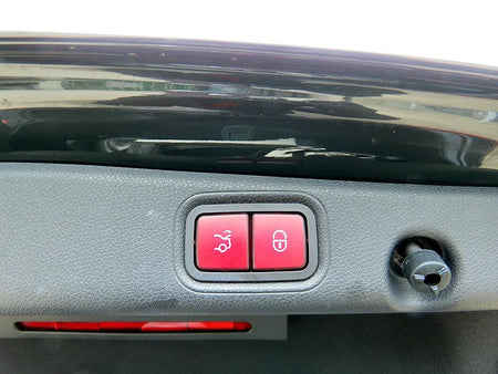 Mercedes-Benz E-Class — photo 15