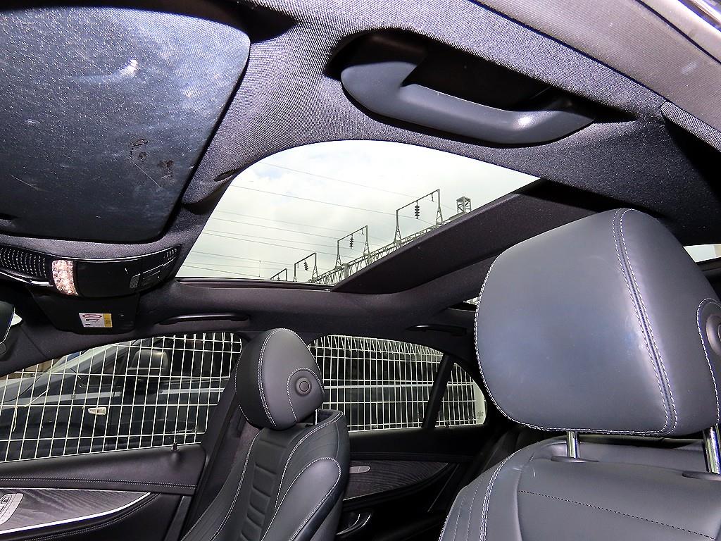 Mercedes-Benz E-Class — photo 16
