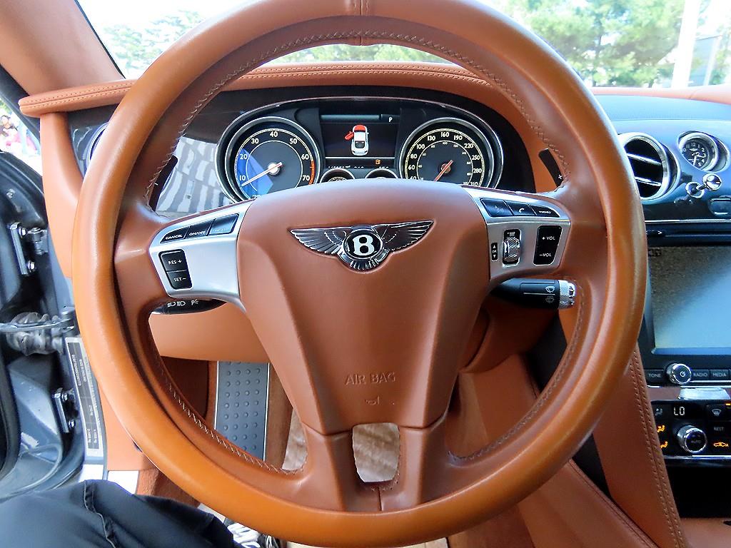 Bentley Continental — photo 08