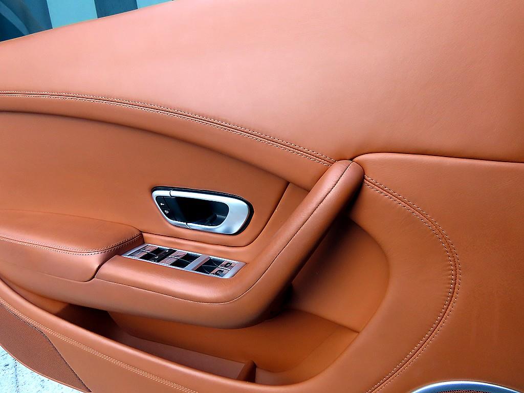 Bentley Continental — photo 11