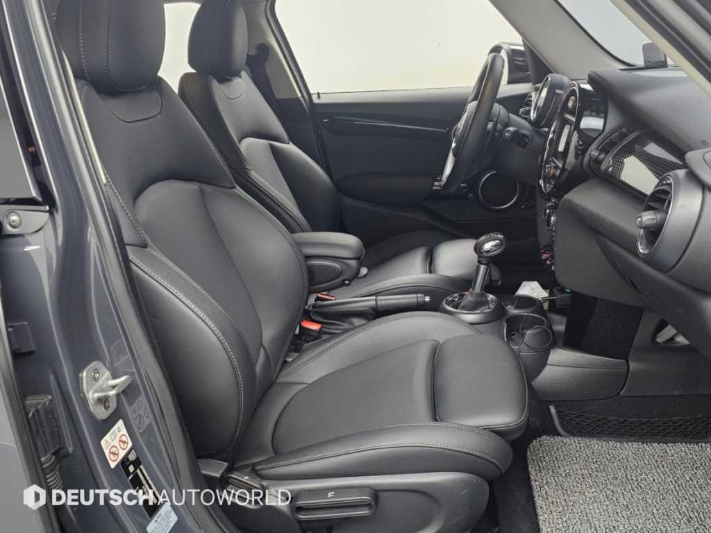 Mini Cooper — photo 10