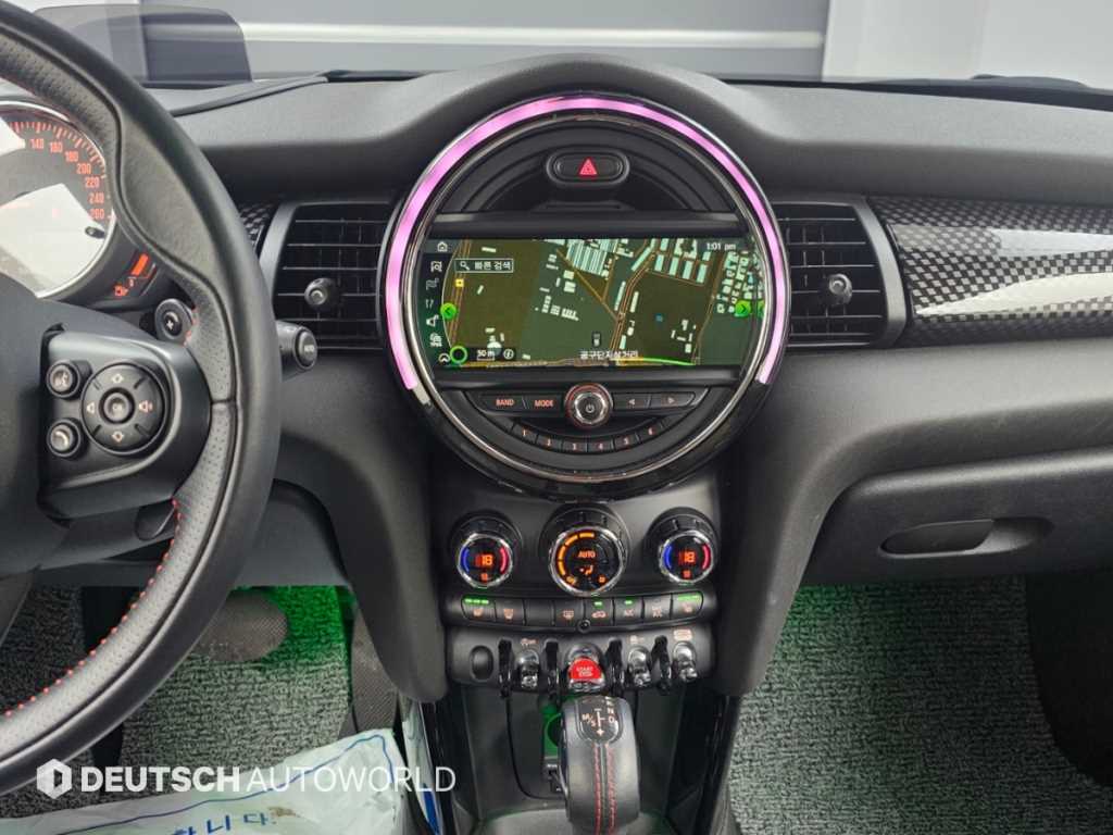 Mini Cooper — photo 14