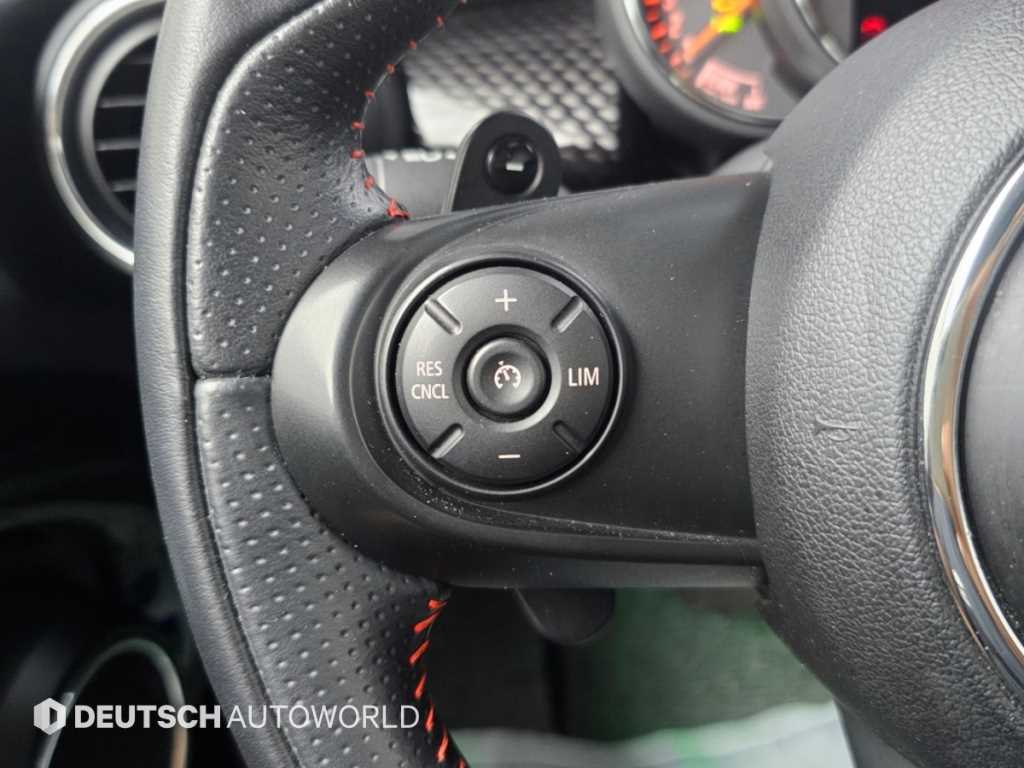 Mini Cooper — photo 16