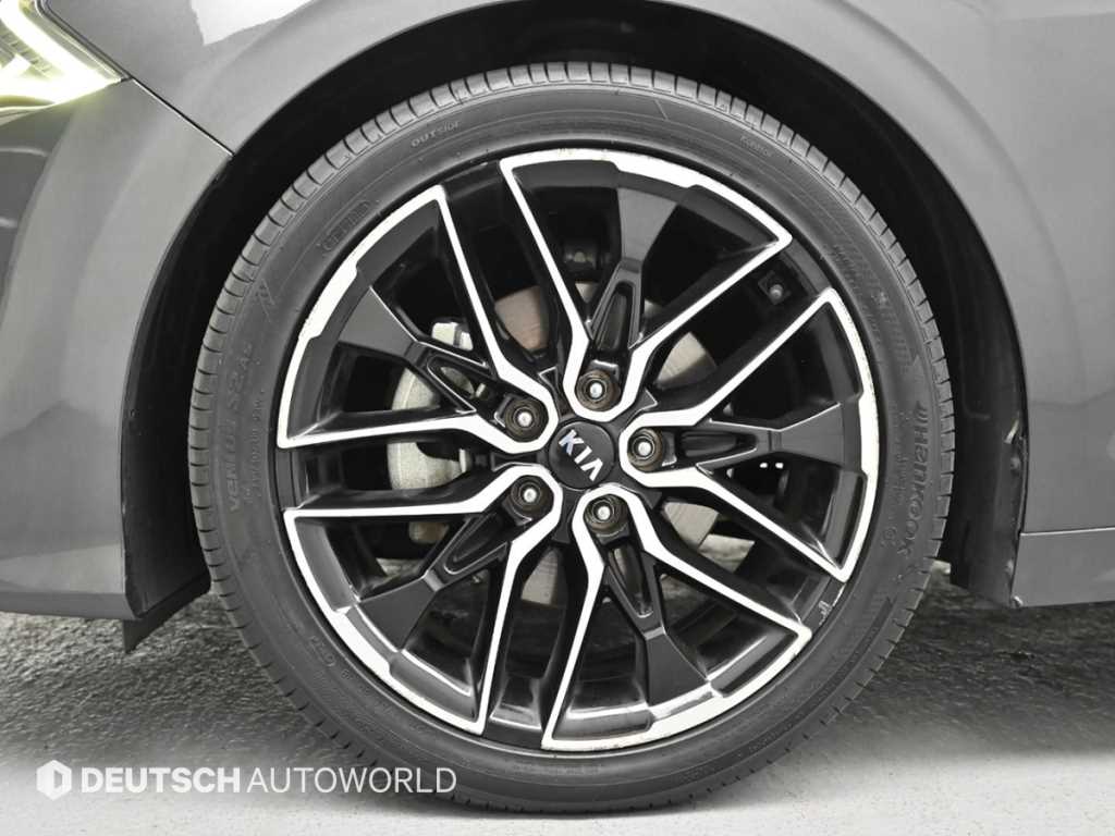 Kia K5 — photo 05