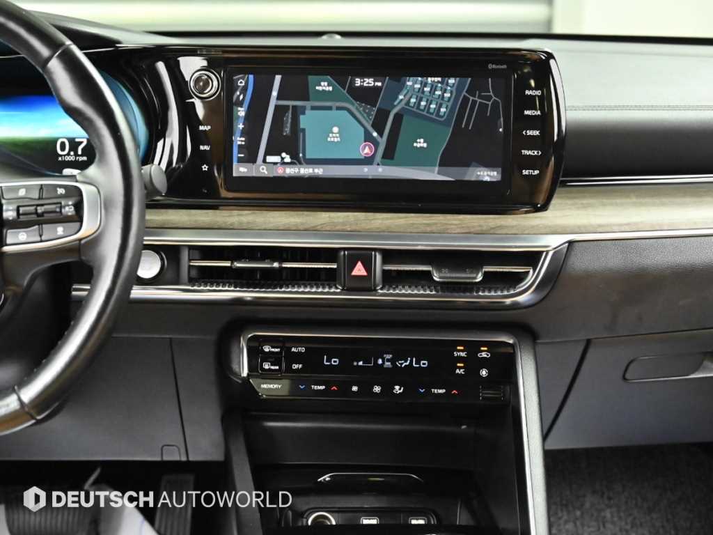 Kia K5 — photo 14