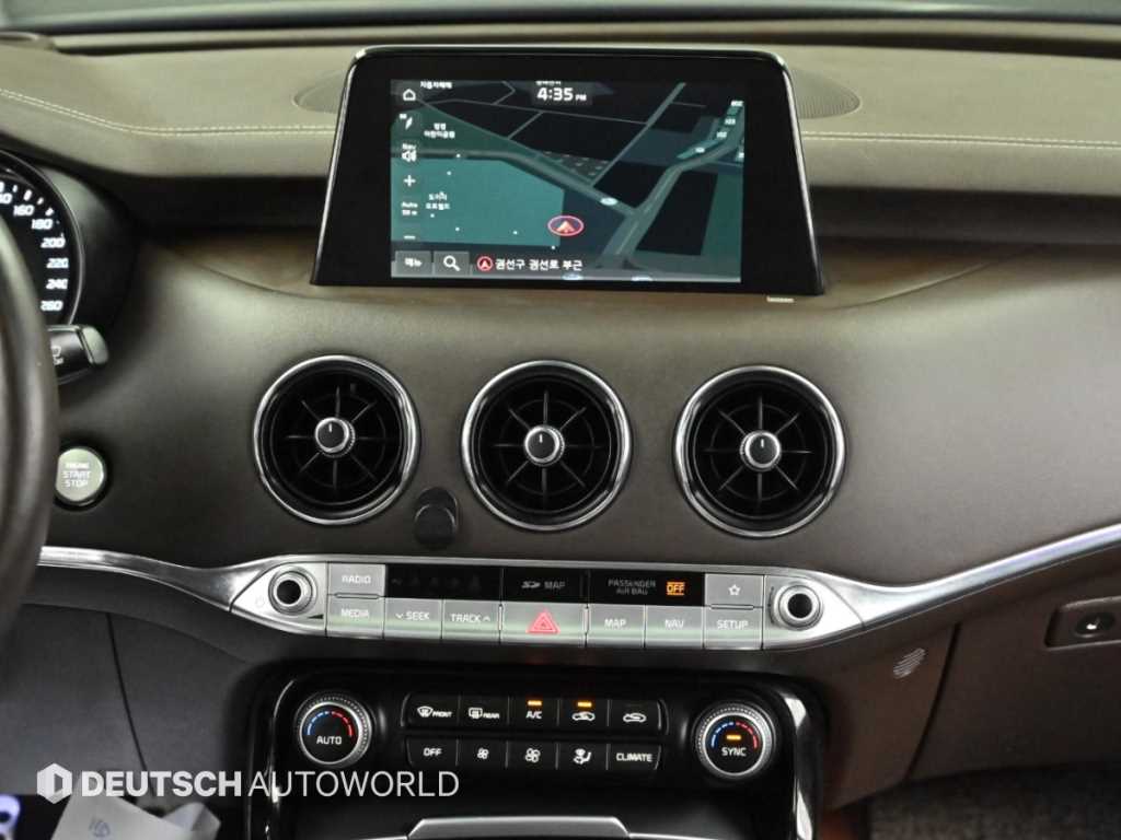 Kia Stinger — photo 14