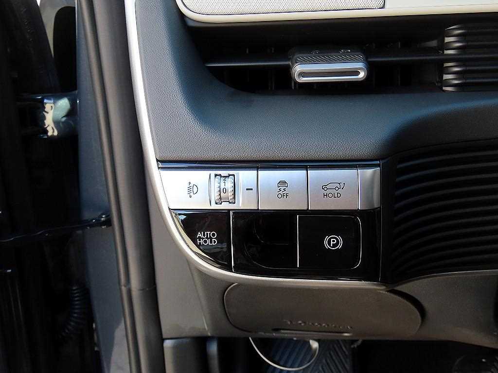 Hyundai Ioniq5 — photo 12