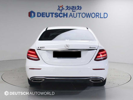 Mercedes-Benz E-Class — photo 04