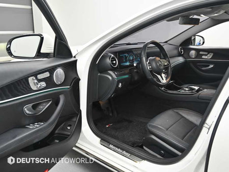 Mercedes-Benz E-Class — photo 11
