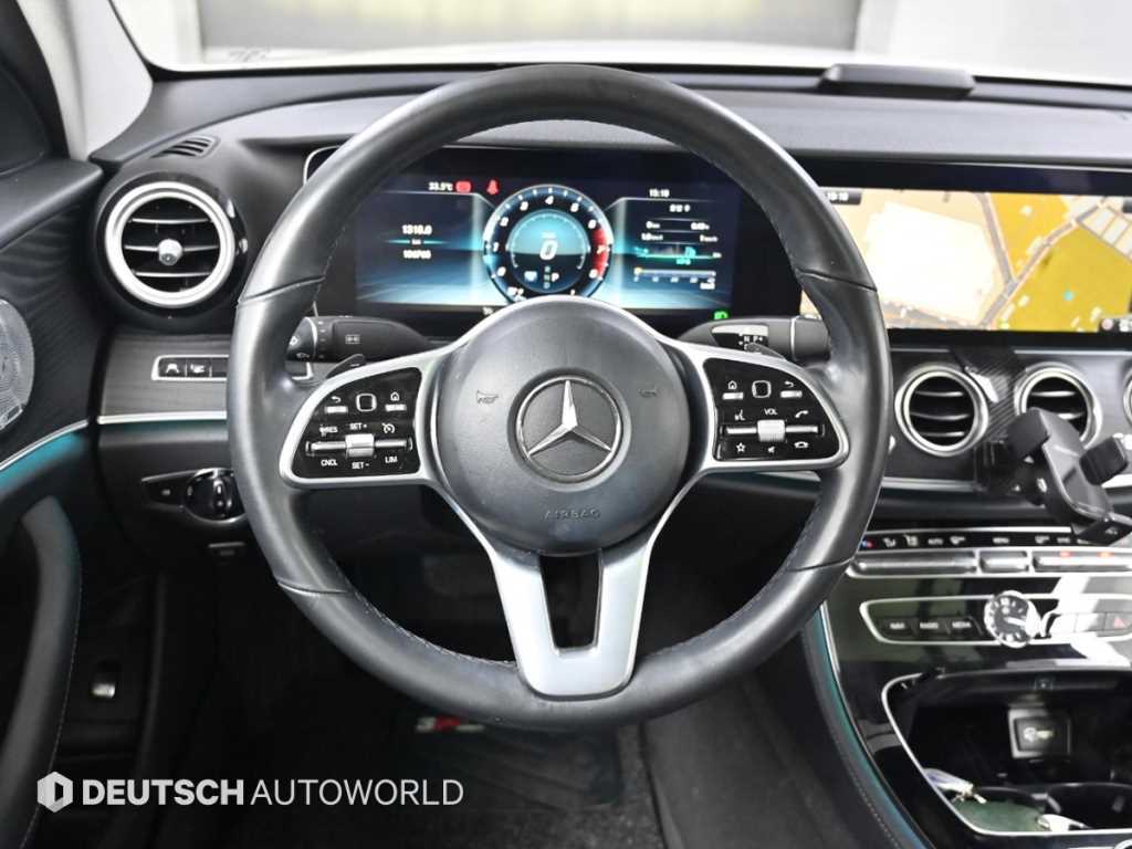 Mercedes-Benz E-Class — photo 13