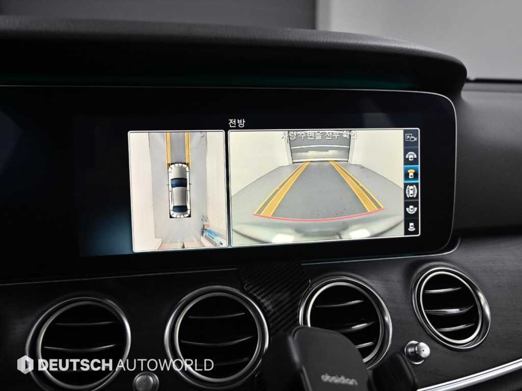 Mercedes-Benz E-Class — photo 15