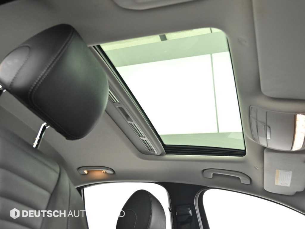 Mercedes-Benz E-Class — photo 18