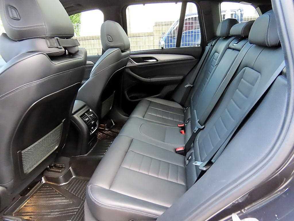 BMW X3 — photo 06