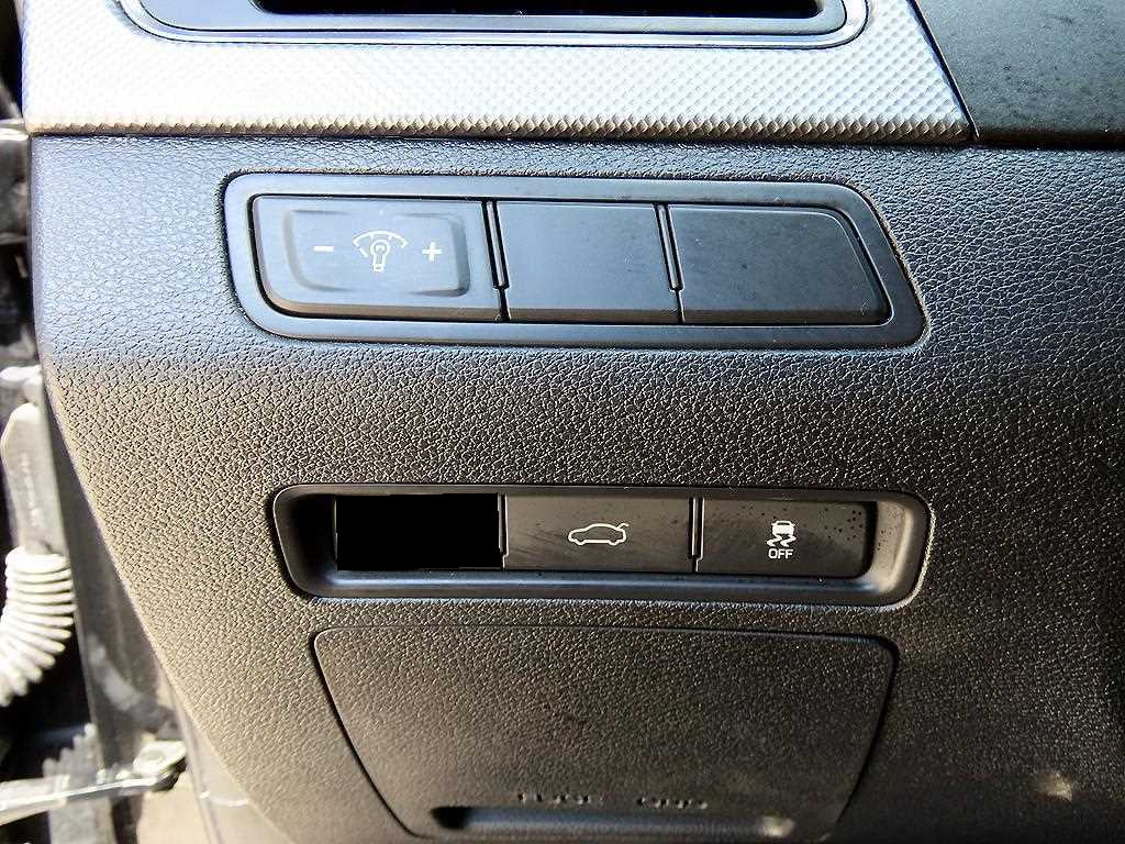 Hyundai Sonata — photo 12