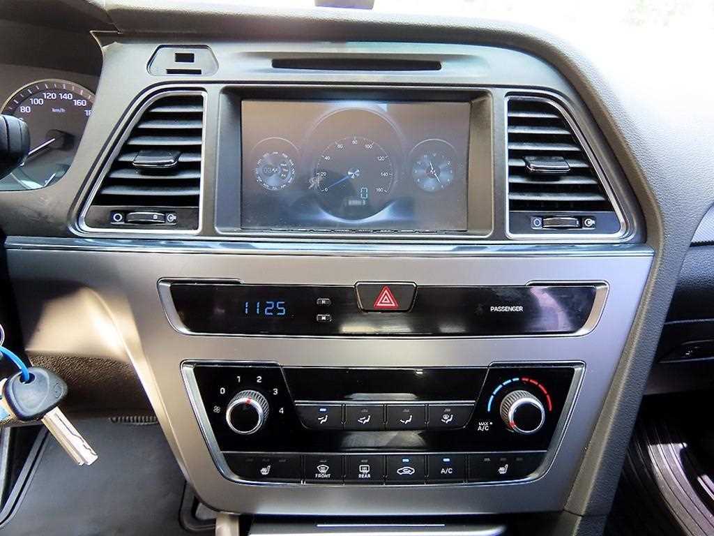 Hyundai Sonata — photo 13