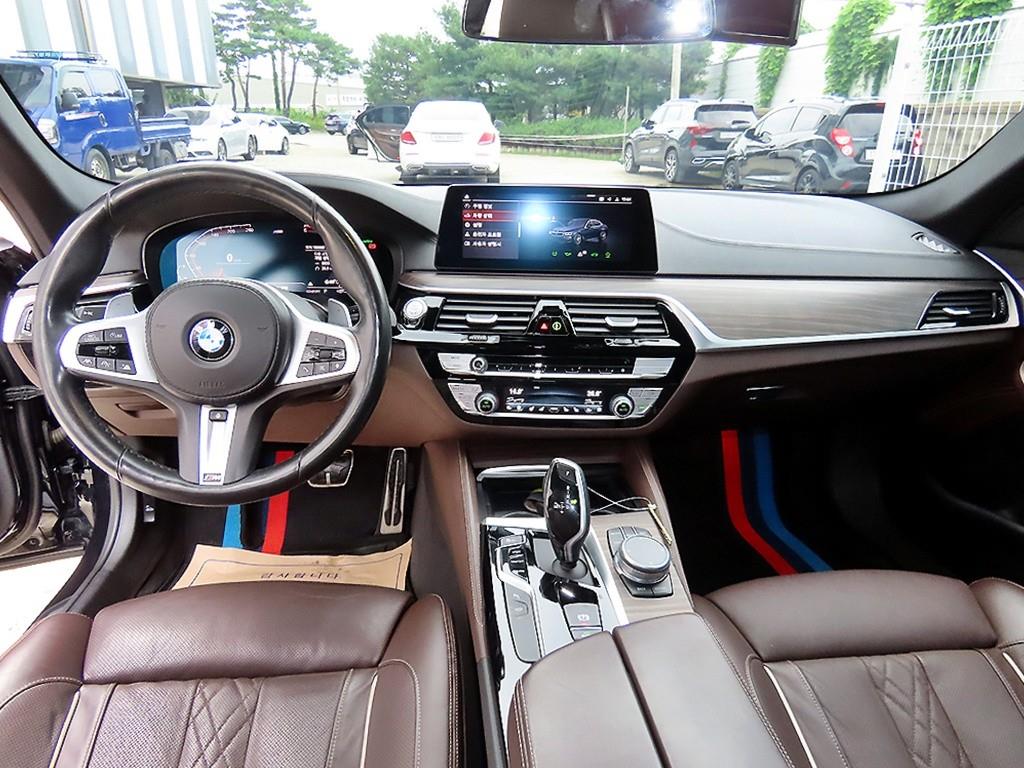 BMW 5-Series — photo 07