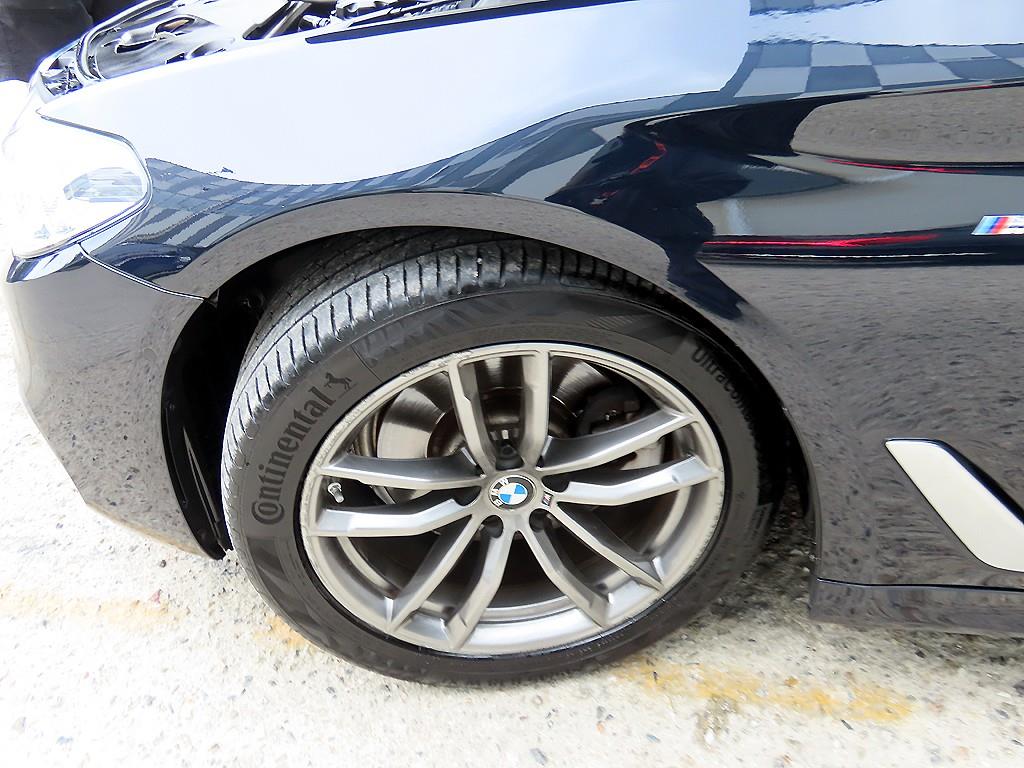BMW 5-Series — photo 20