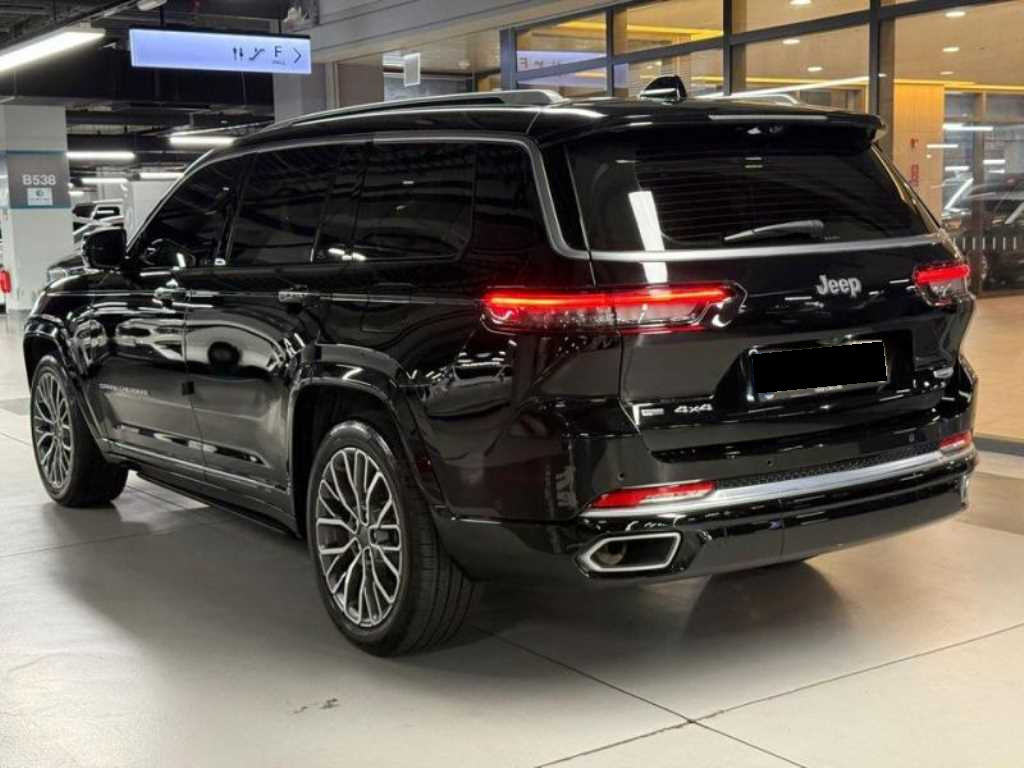 Jeep Cherokee — photo 04