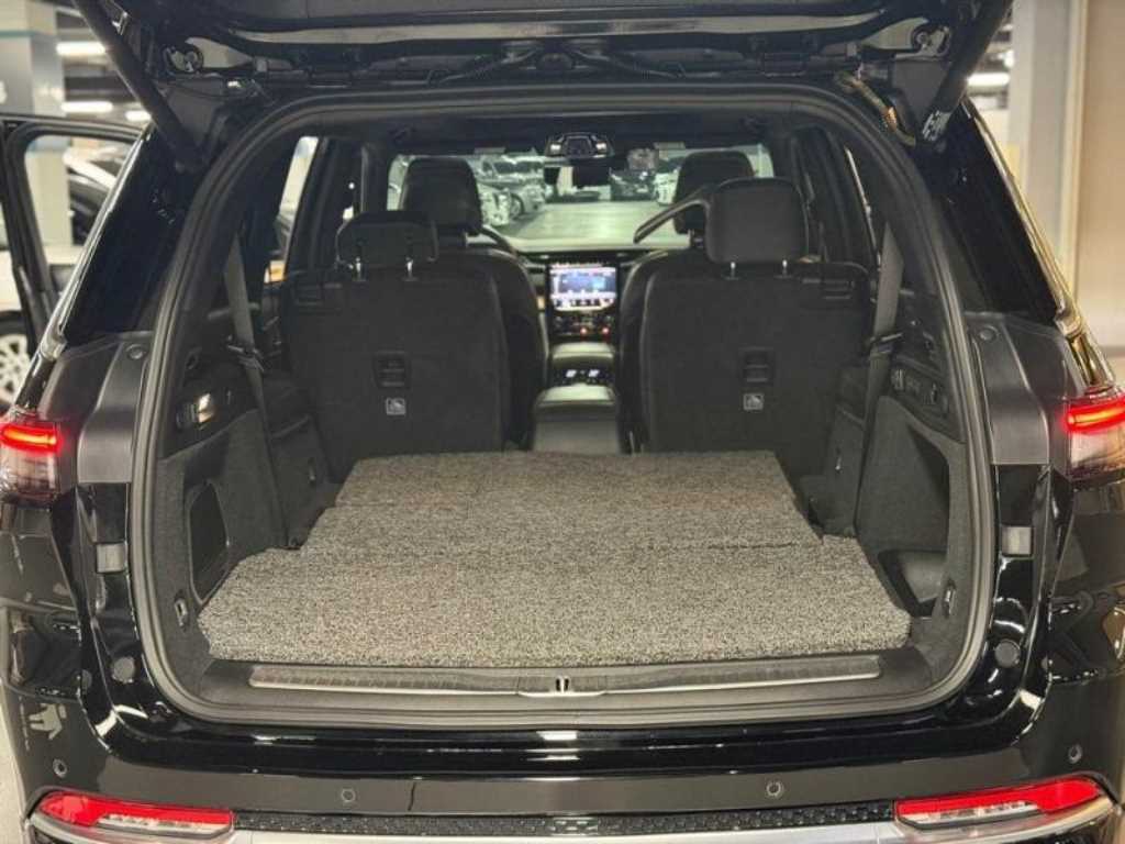Jeep Cherokee — photo 20