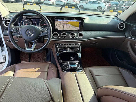 Mercedes-Benz E-Class — photo 05