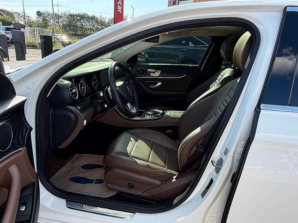 Mercedes-Benz E-Class — photo 06
