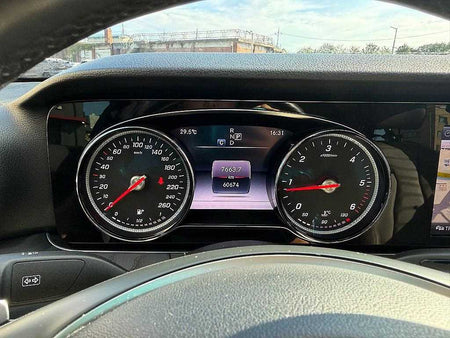 Mercedes-Benz E-Class — photo 09