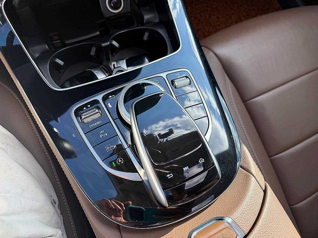 Mercedes-Benz E-Class — photo 14