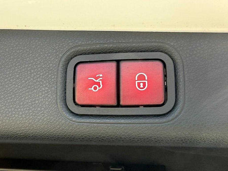 Mercedes-Benz E-Class — photo 18