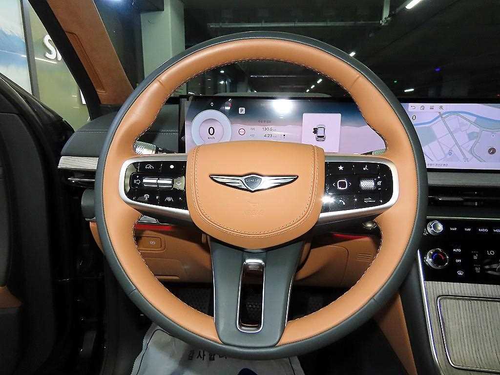 Genesis GV80 — photo 08