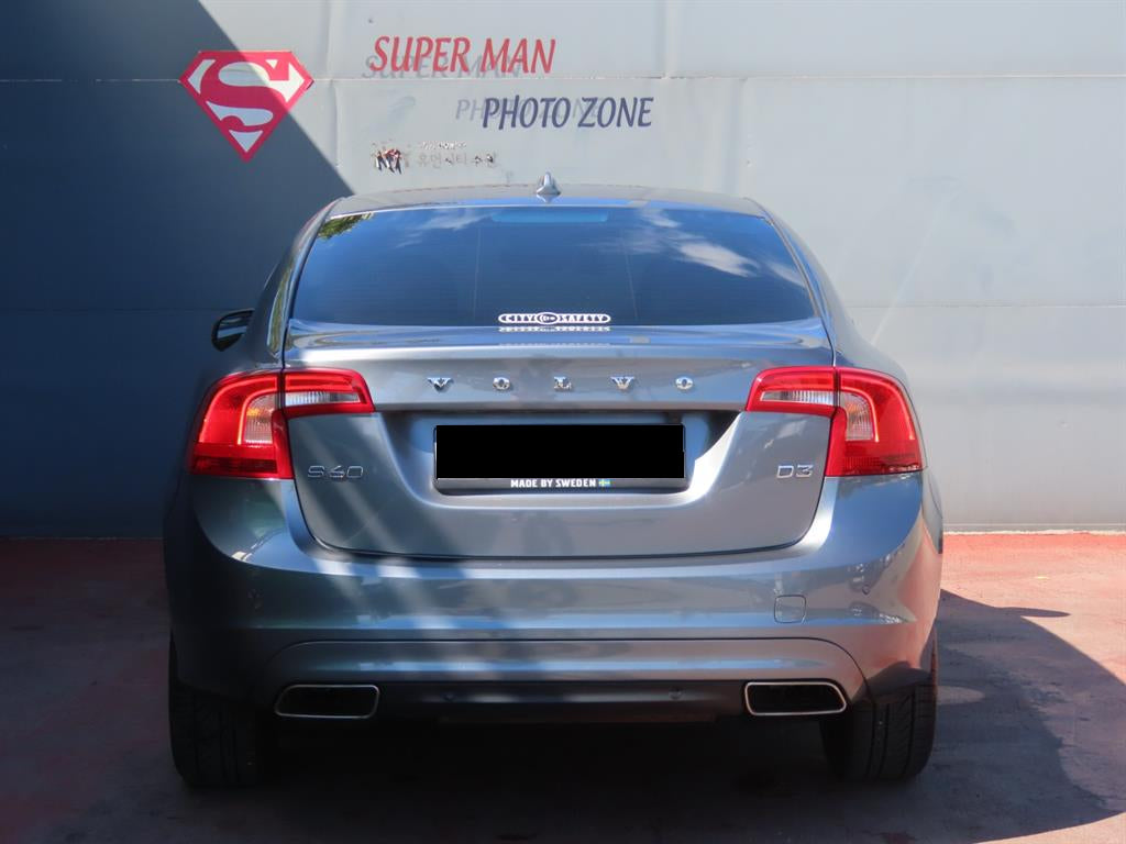 Volvo S60 — photo 04